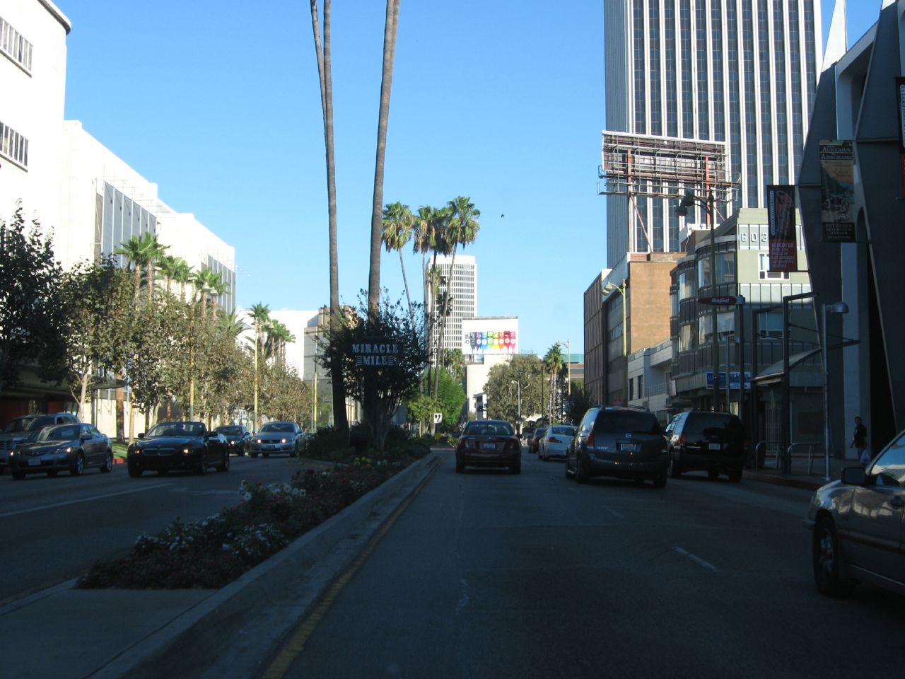 Wilshire Boulevard in Miracle Mile, within the broader Mid-Wilshire area