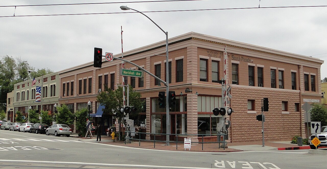 Mission Street and Meridian Avenue in South Pasadena Historic District.